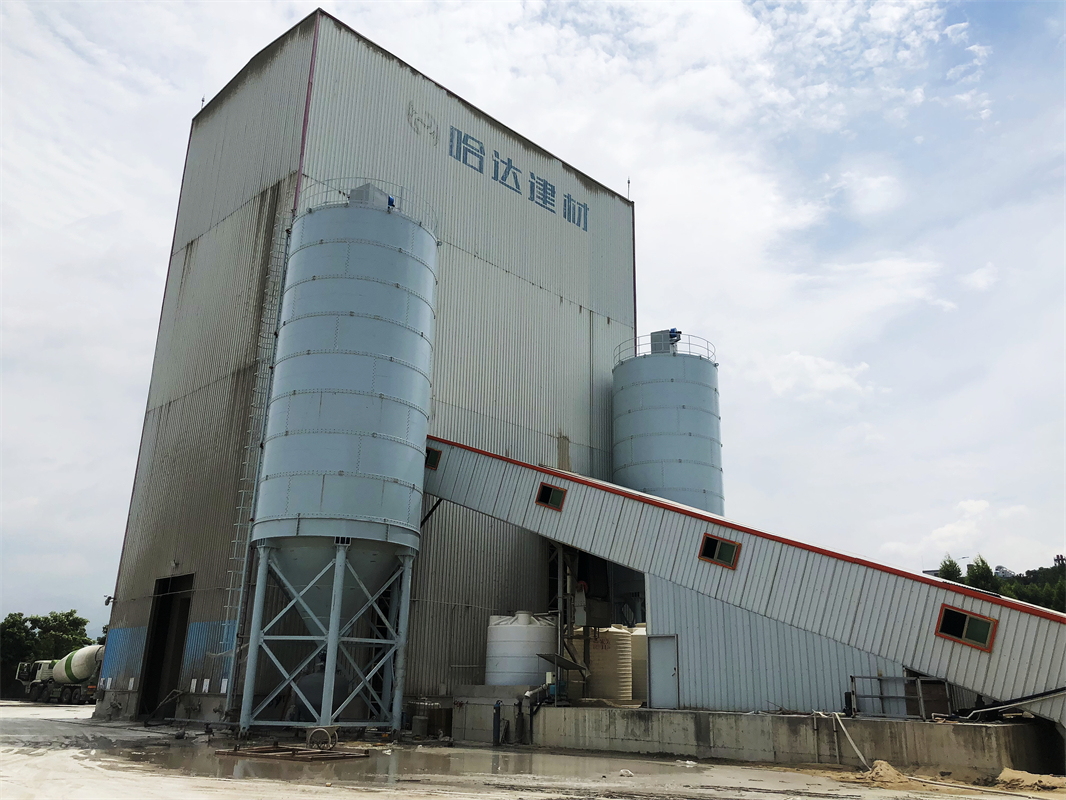 2019年陆威为翔安哈达混凝土搅拌站提供2个500吨水泥筒仓和气力输送系统 (4)